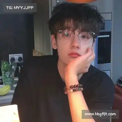 莫青